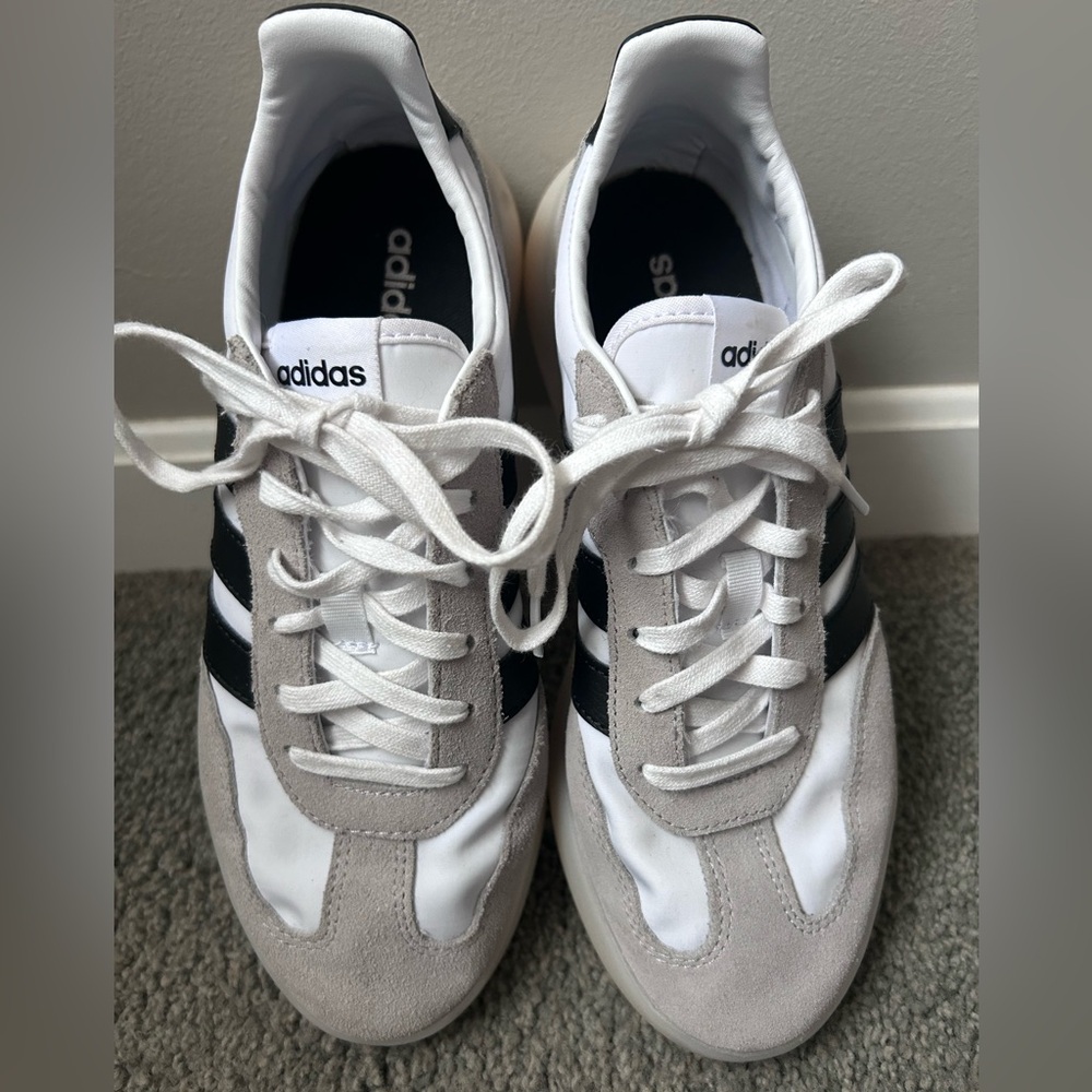Adidas Barreda Decode Gray and White Sneakers, size 7 - Picture 2 of 5